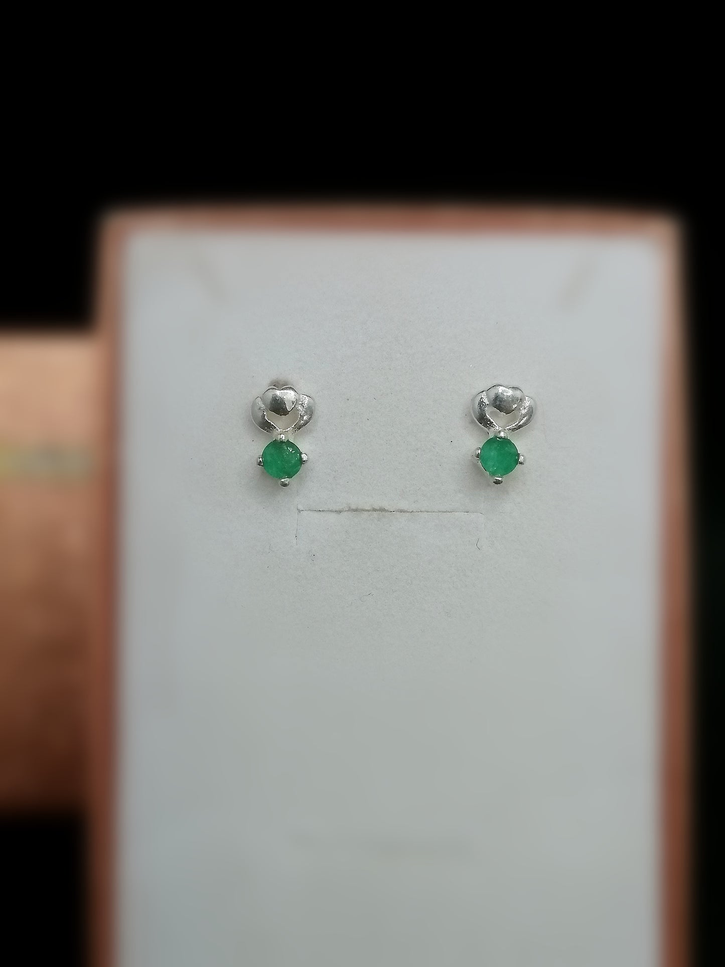 Aretes De Plata Corazon Superior Con Esmeraldas