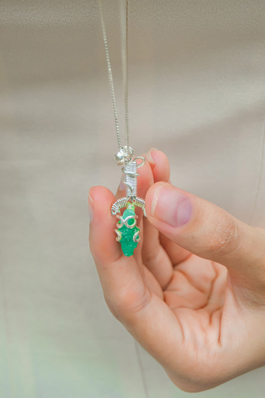 Dije De Plata Con Esmeralda En Bruto