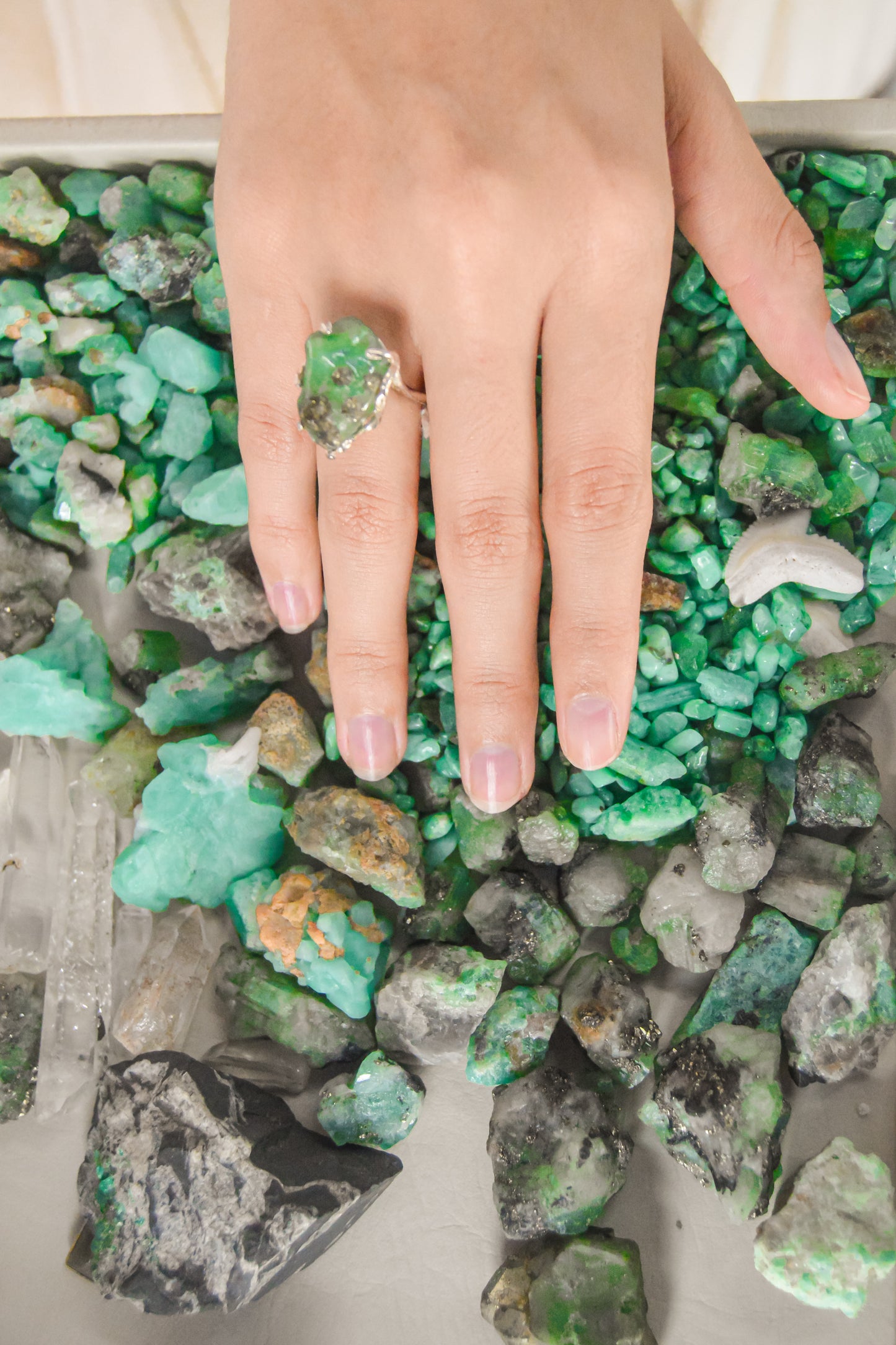 Anillo De Plata Con esmeralda En Bruto