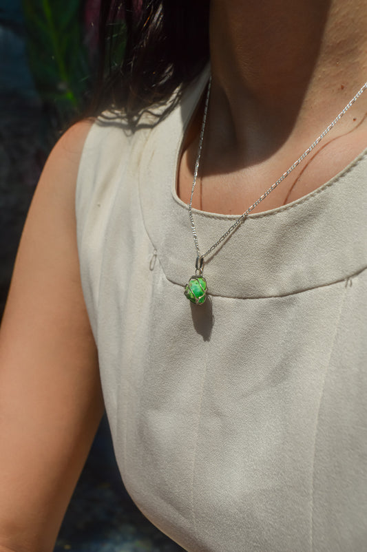 Dije De Plata Con Esmeralda En Bruto