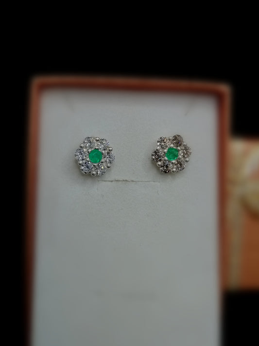 Aretes De Plata Delicada Flor Con Esmeraldas