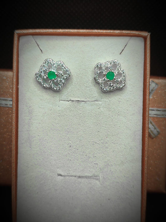 Aretes De Plata Formas Homogeneas Con Esmeraldas