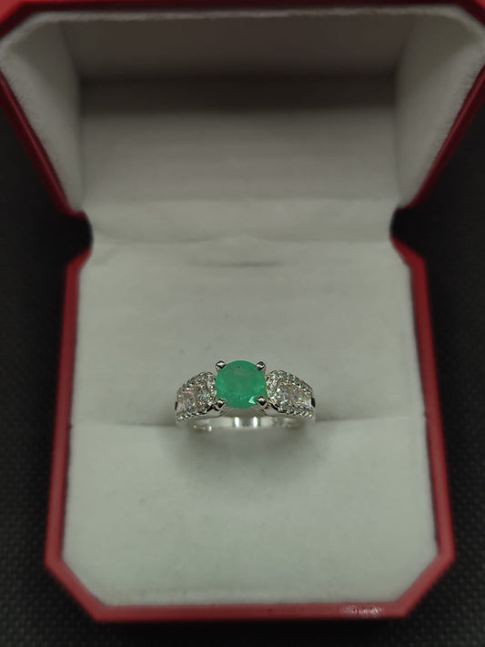Anillo De Plata Elegante Con Esmeralda