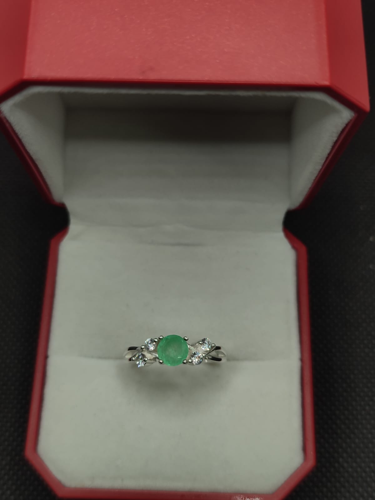 Anillo De Plata Aro Doble Con Esmeralda